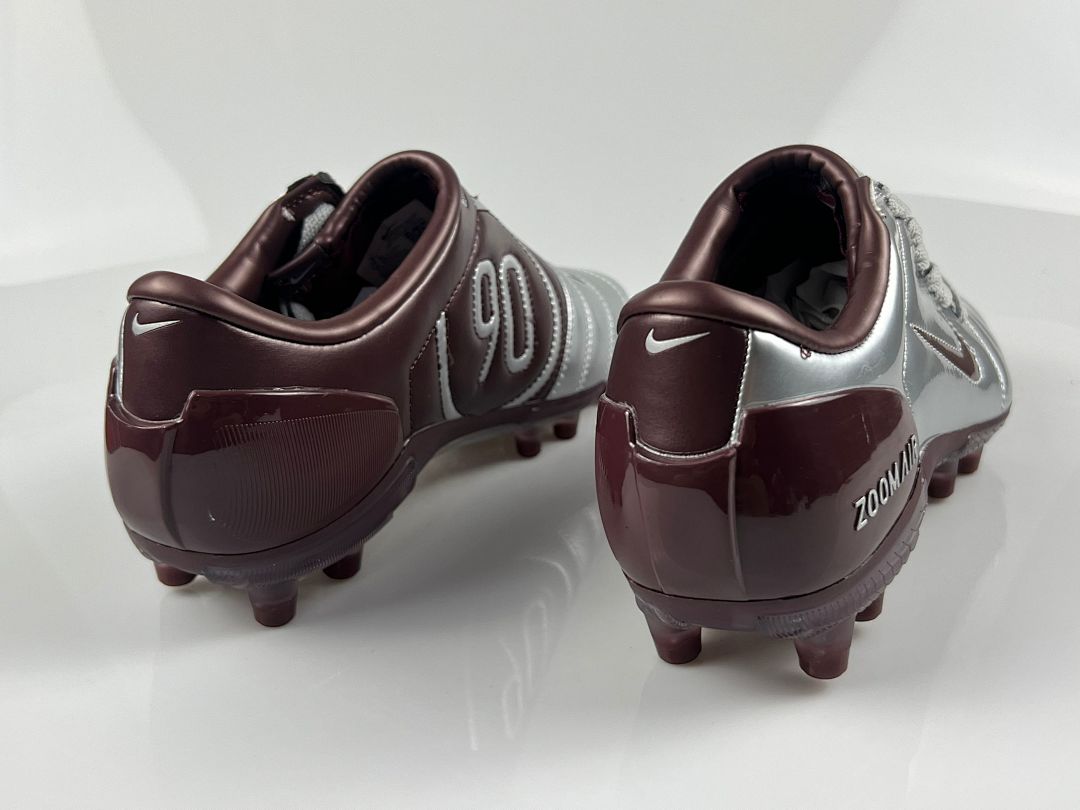 NIKE T90