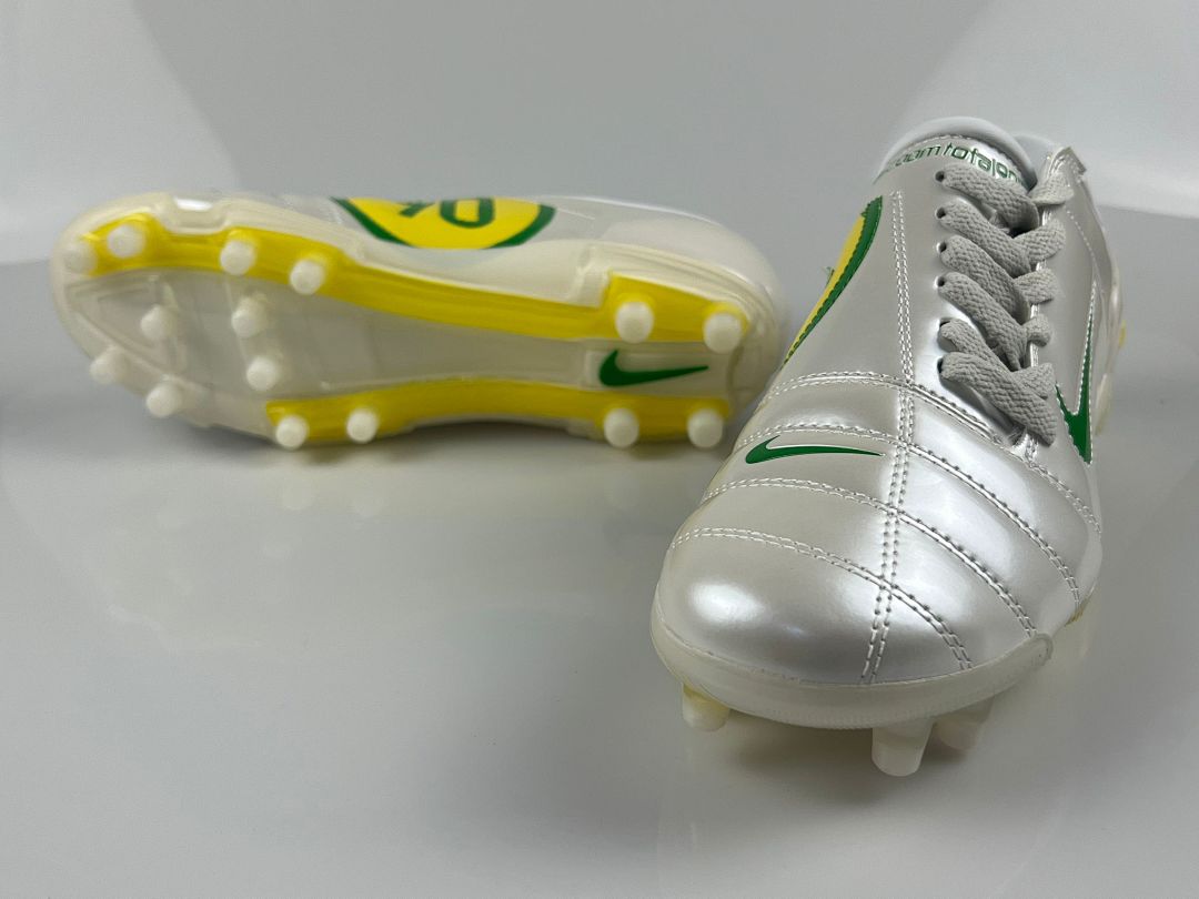 NIKE T90