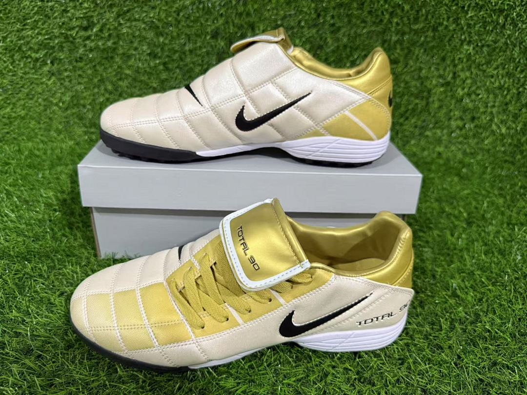 NIKE T90 TF