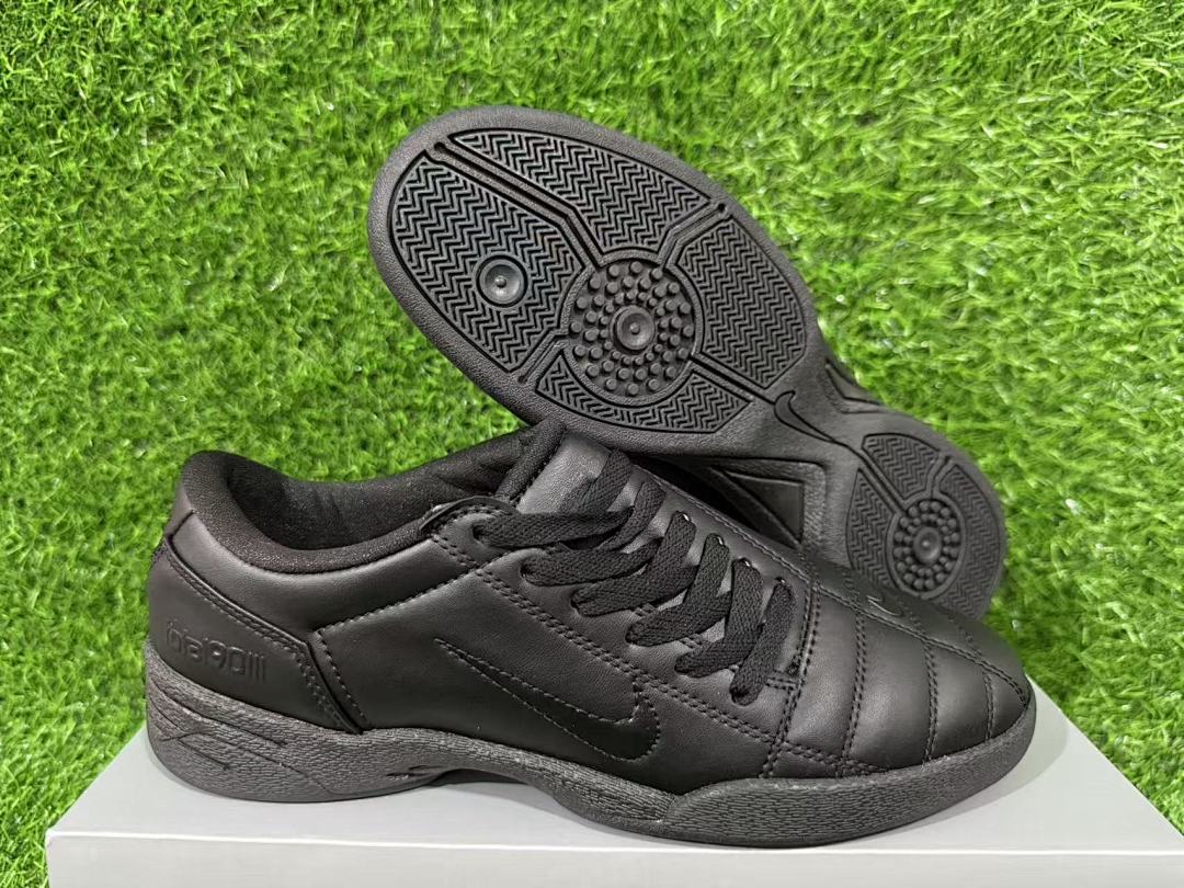 NIKE T90 IC