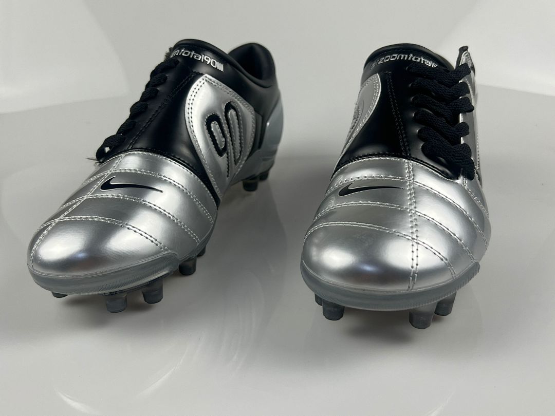 NIKE T90