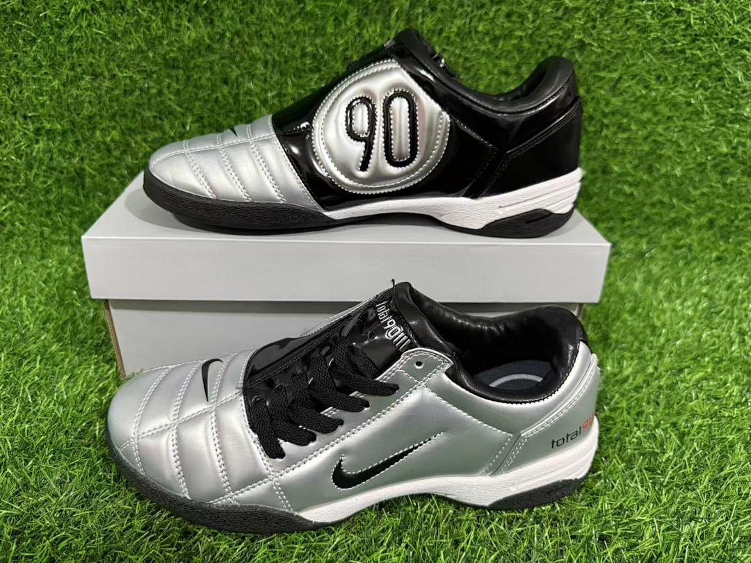 NIKE T90 IC