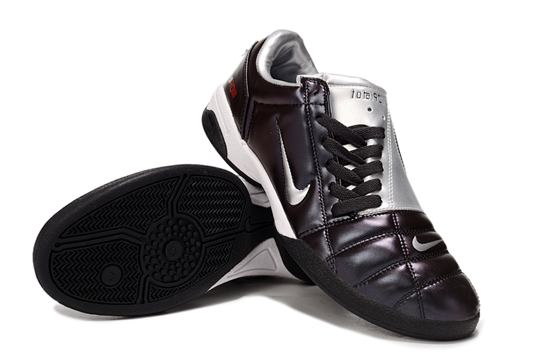 NIKE T90 IC