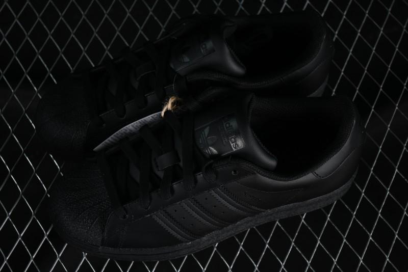 Adidas Superstar EG4957 Classic Shell Toe Casual Sneakers - EG4957