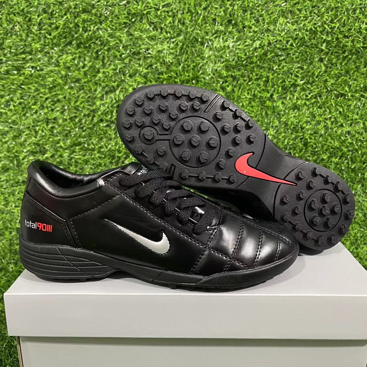 NIKE T90 TF