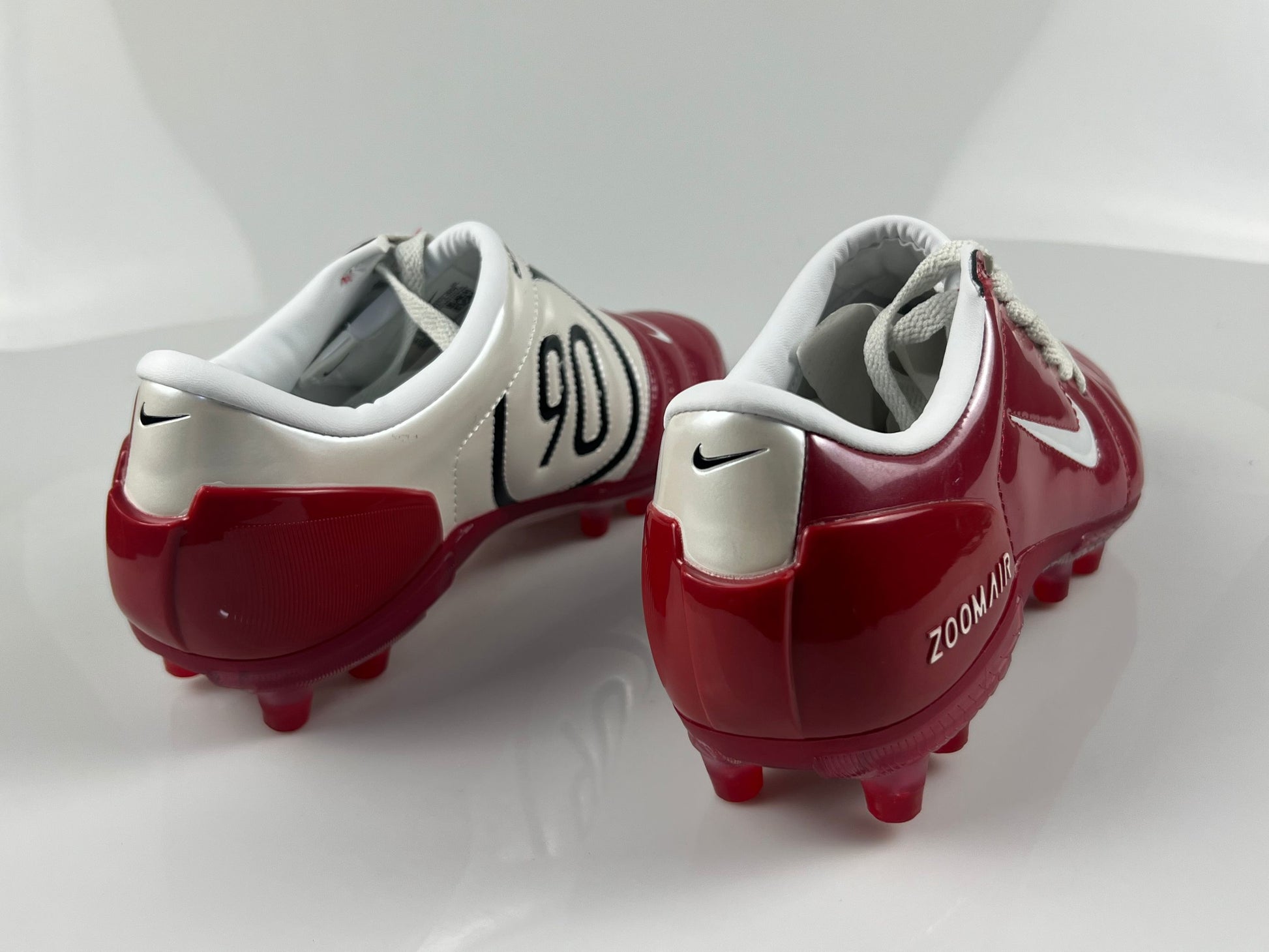 NIKE T90
