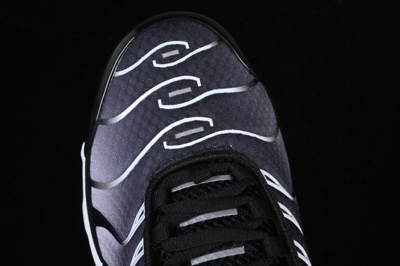 Nike Air Max Plus Retro Running Shoes with Air Cushion Technology - DM0032-003