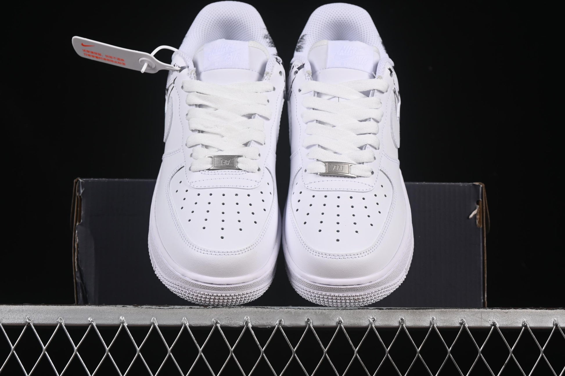 Nike Air Force 1 Low '07 Comme des Garcons Shirt Supreme Collaboration Casual Sneakers - 923044-100
