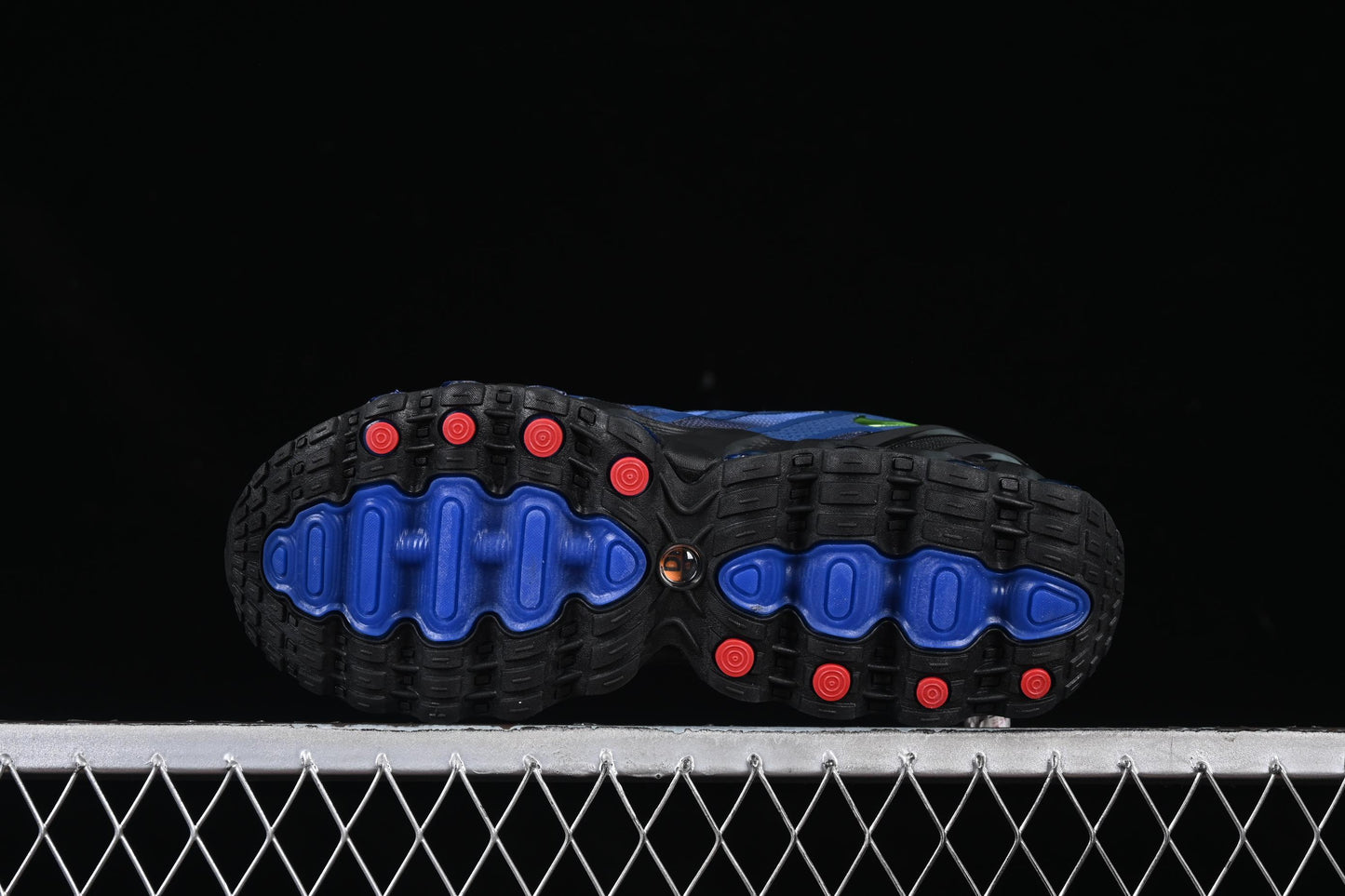 Nike Air Max Dn8 Running Shoes with Dynamic Air Cushion Technology - FQ7860-027