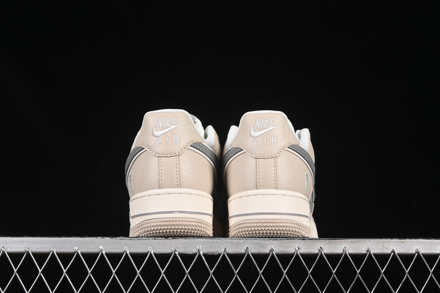 Nike Air Force 1 '07 Low Supreme Collaboration Sneakers with Red Snake Swoosh - SJ6698-023