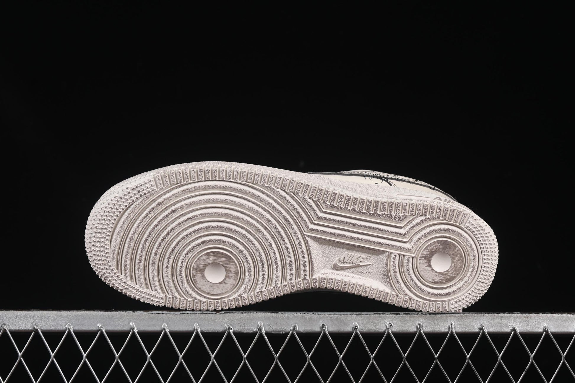 Nike Air Force 1'07 Low Casual Sneakers with Vintage Spider Web Design - 315221-333