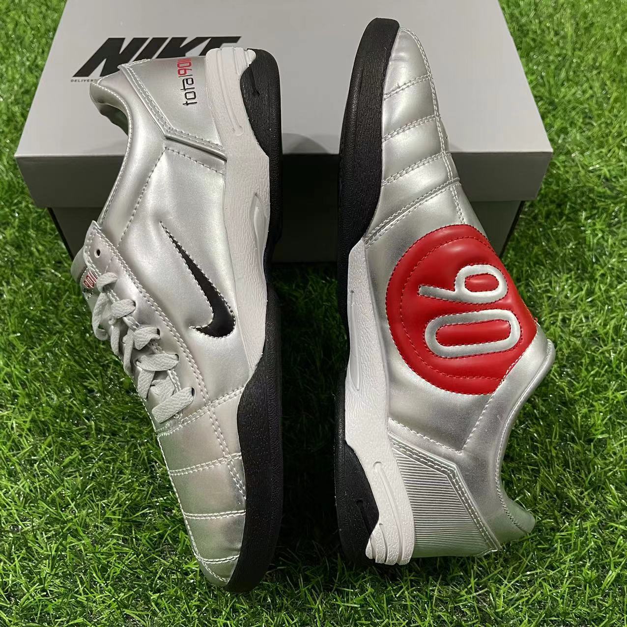 NIKE T90 IC
