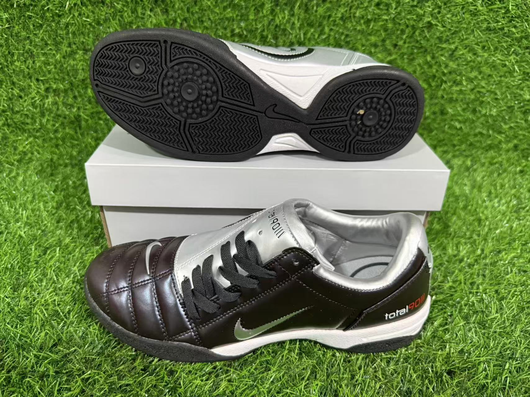 NIKE T90 IC