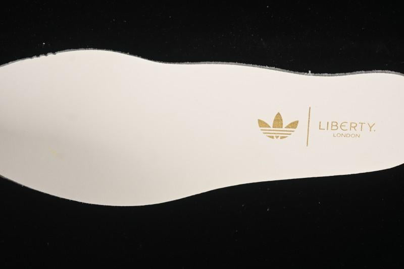 Adidas Originals Gazelle Indoor Retro Casual Sneakers with Anti-Slip and Wear-Resistant Design - JH7370