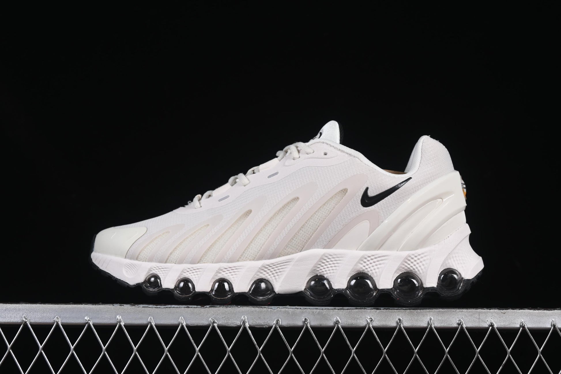 Nike Zoom 2023 Air Max Alpha – White/Black Premium Performance Shoes