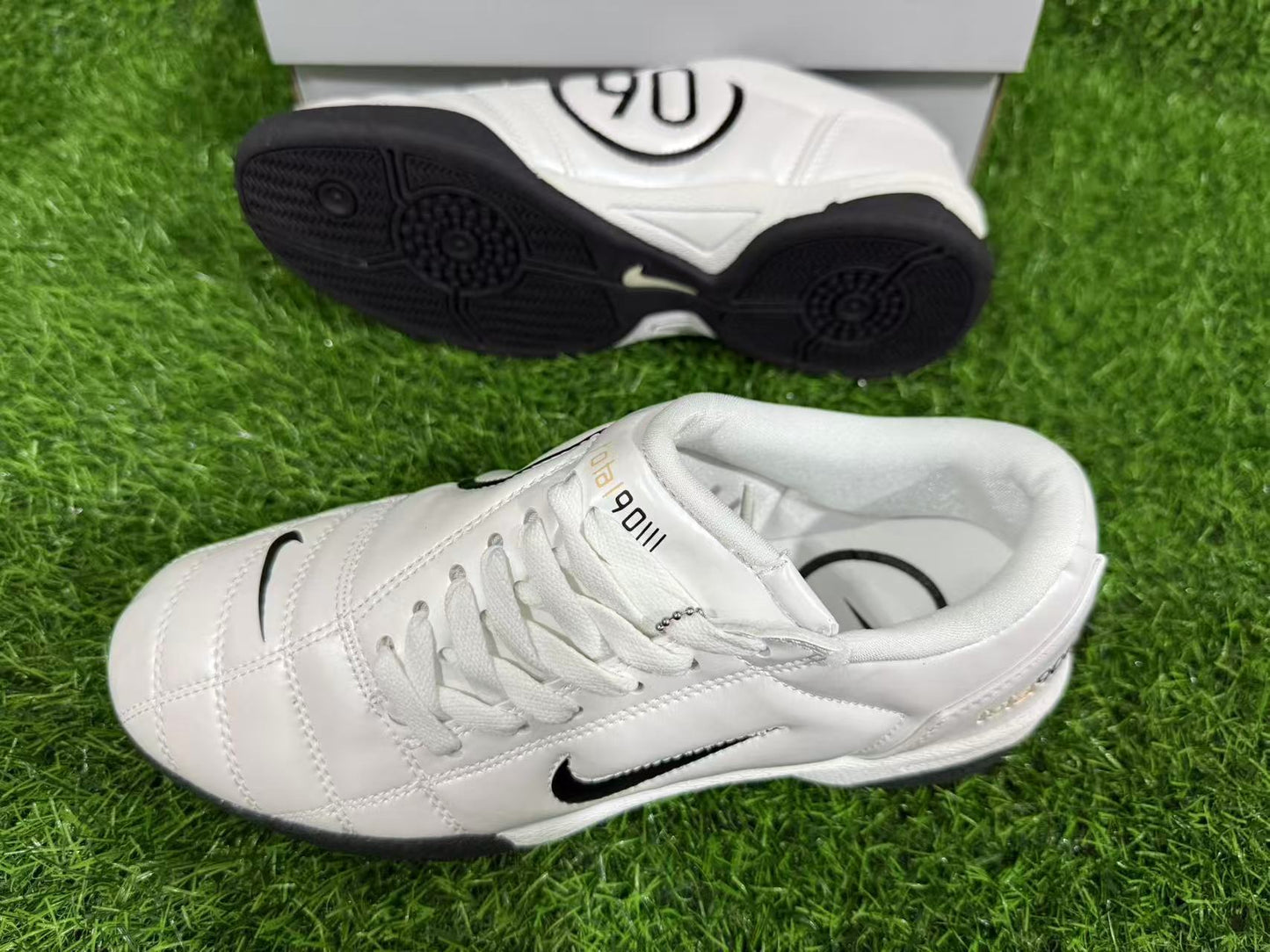 NIKE T90 IC