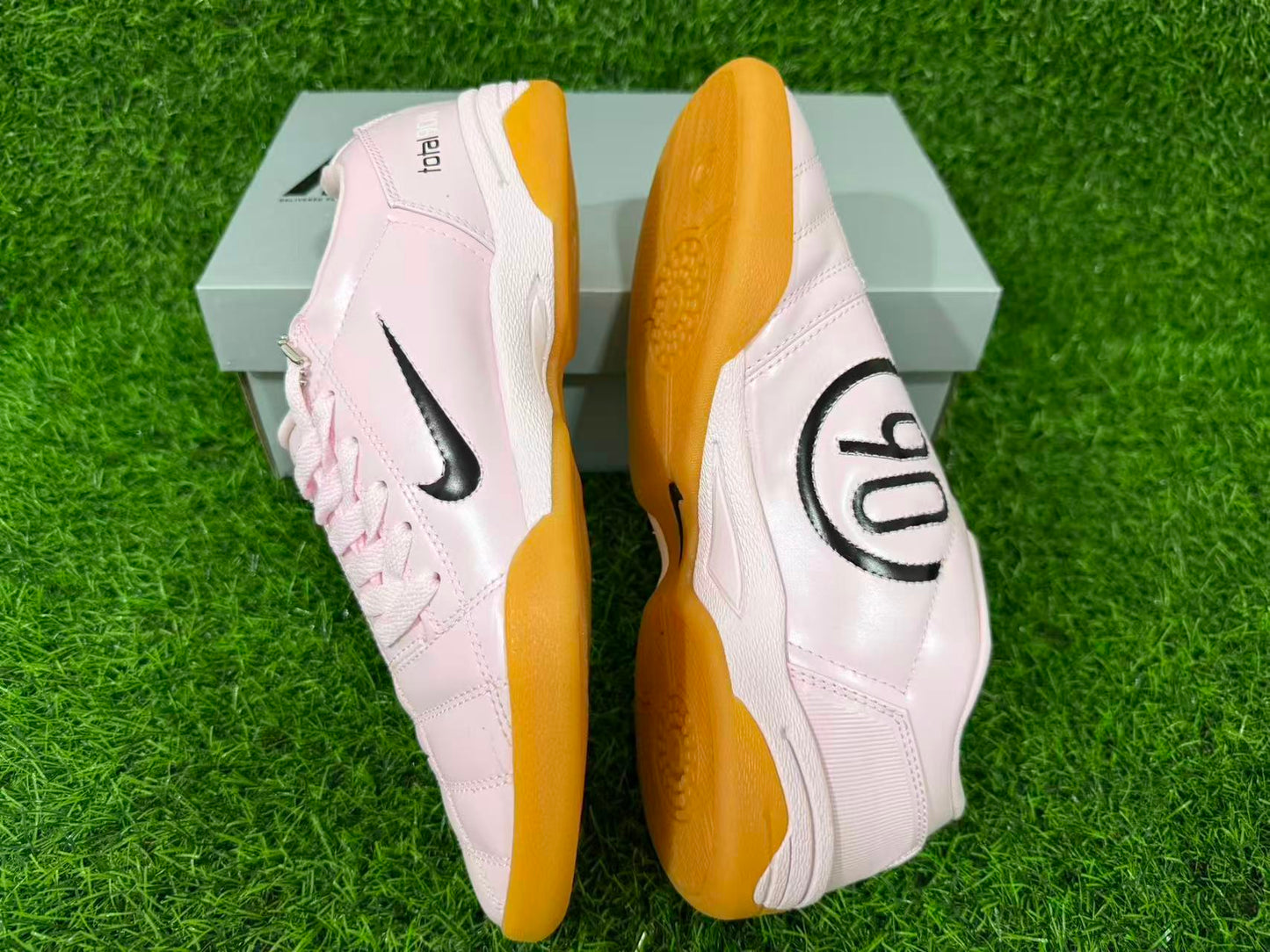 NIKE T90 IC