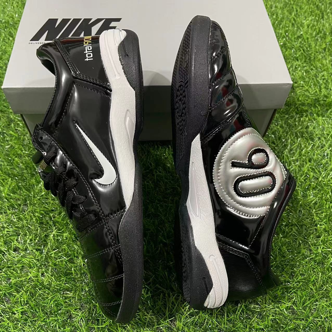 NIKE T90 IC