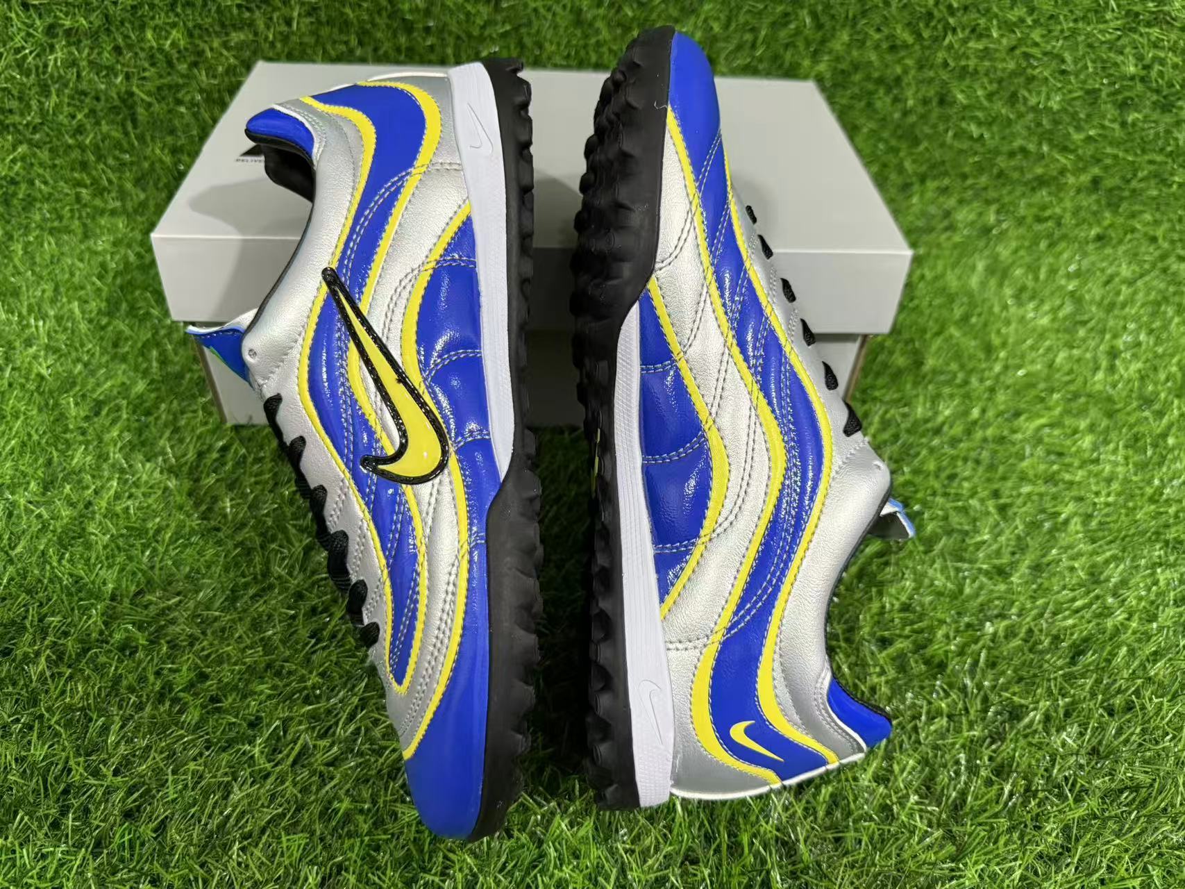 NIKE Mercurial r9 TF