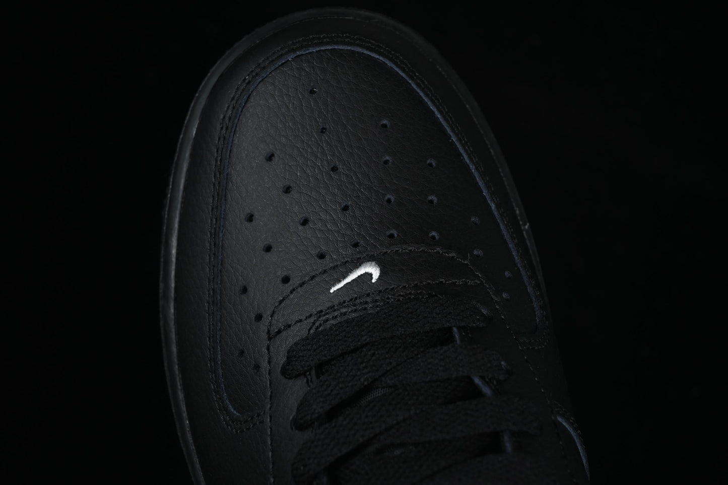 Nike Air Force 1'07 Low Casual Sneakers with Full-Length Air Cushion - HV6359-001