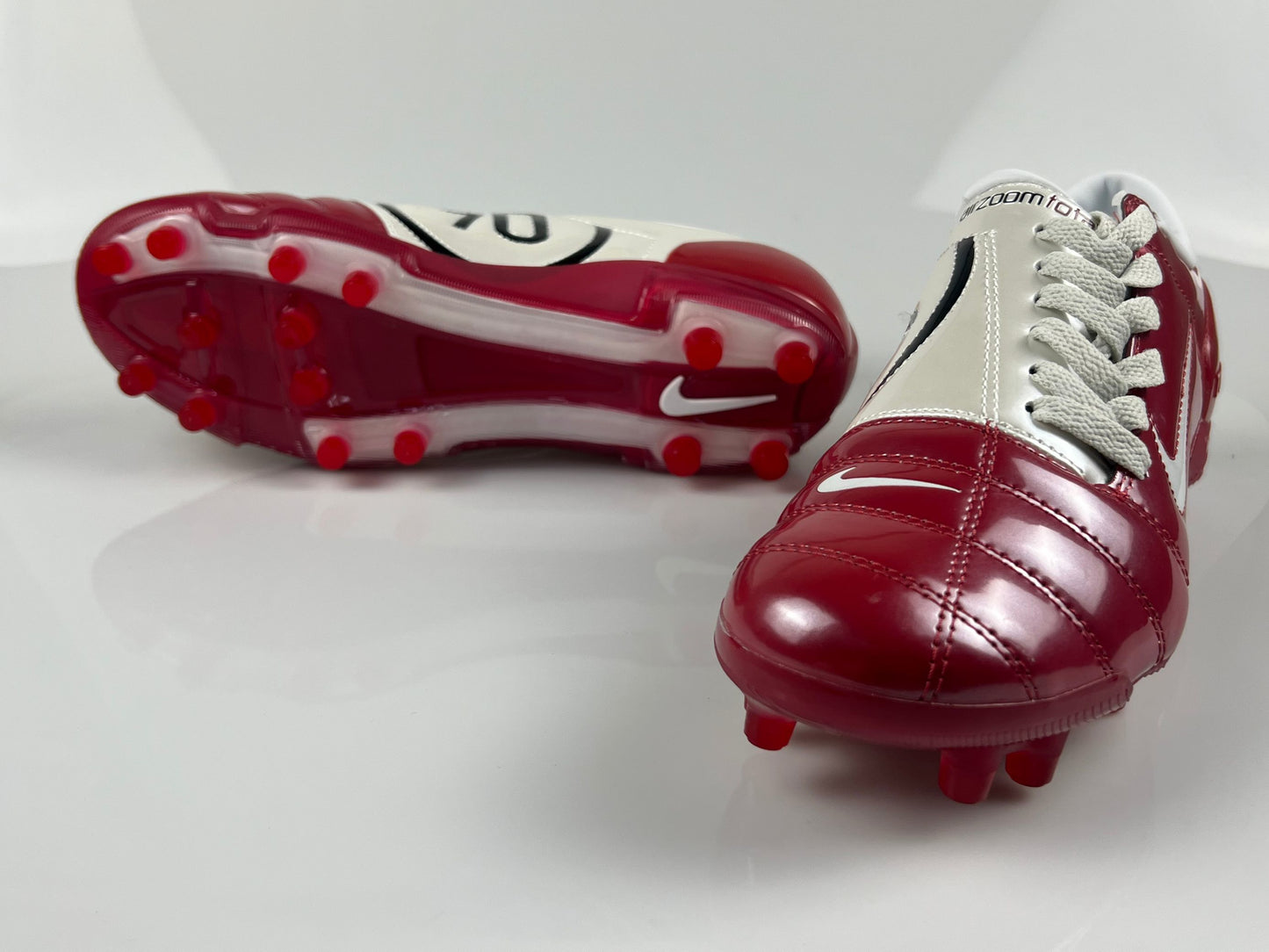 NIKE T90