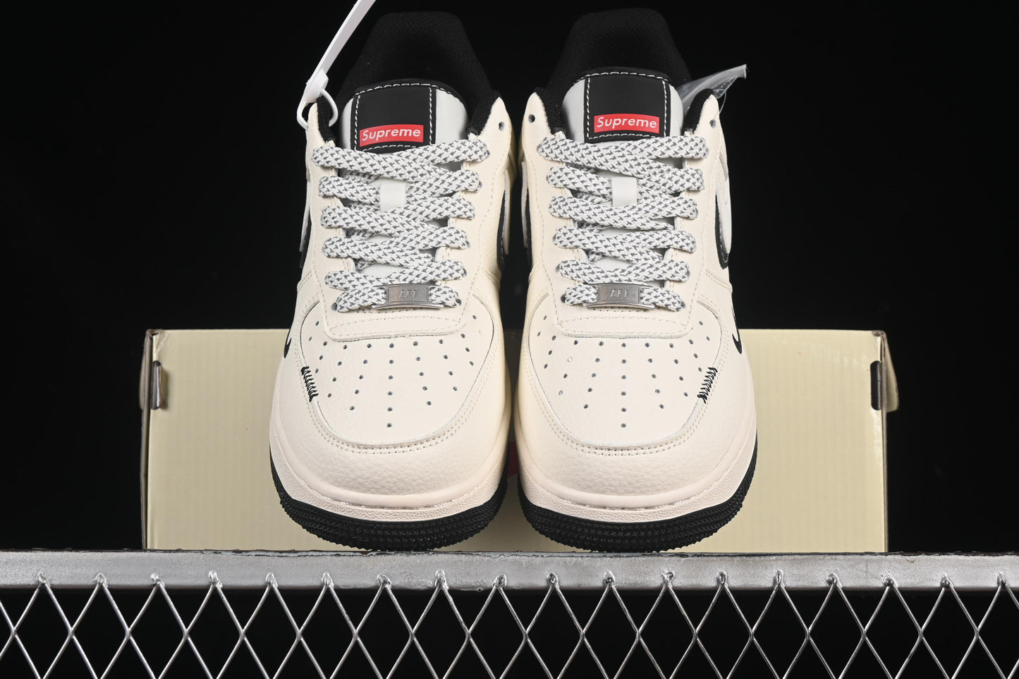 Nike Air Force 1 '07 Low Supreme Collaboration White Black Double Swoosh Casual Sneakers - XS1958-545
