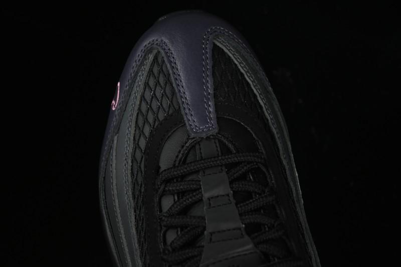 Nike Air Max 95 Retro Cushioned Running Shoes with Air-Sole Unit - FB2709-001