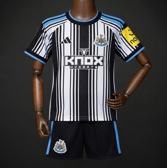 26/27 Kids Newcastle United Home Black/White Stripes Jersey Kit