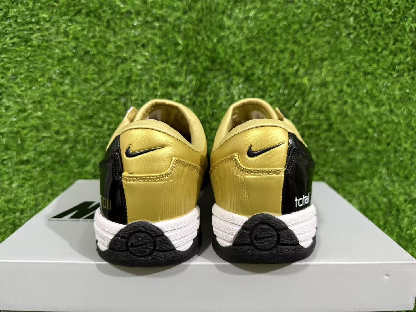 NIKE T90 IC