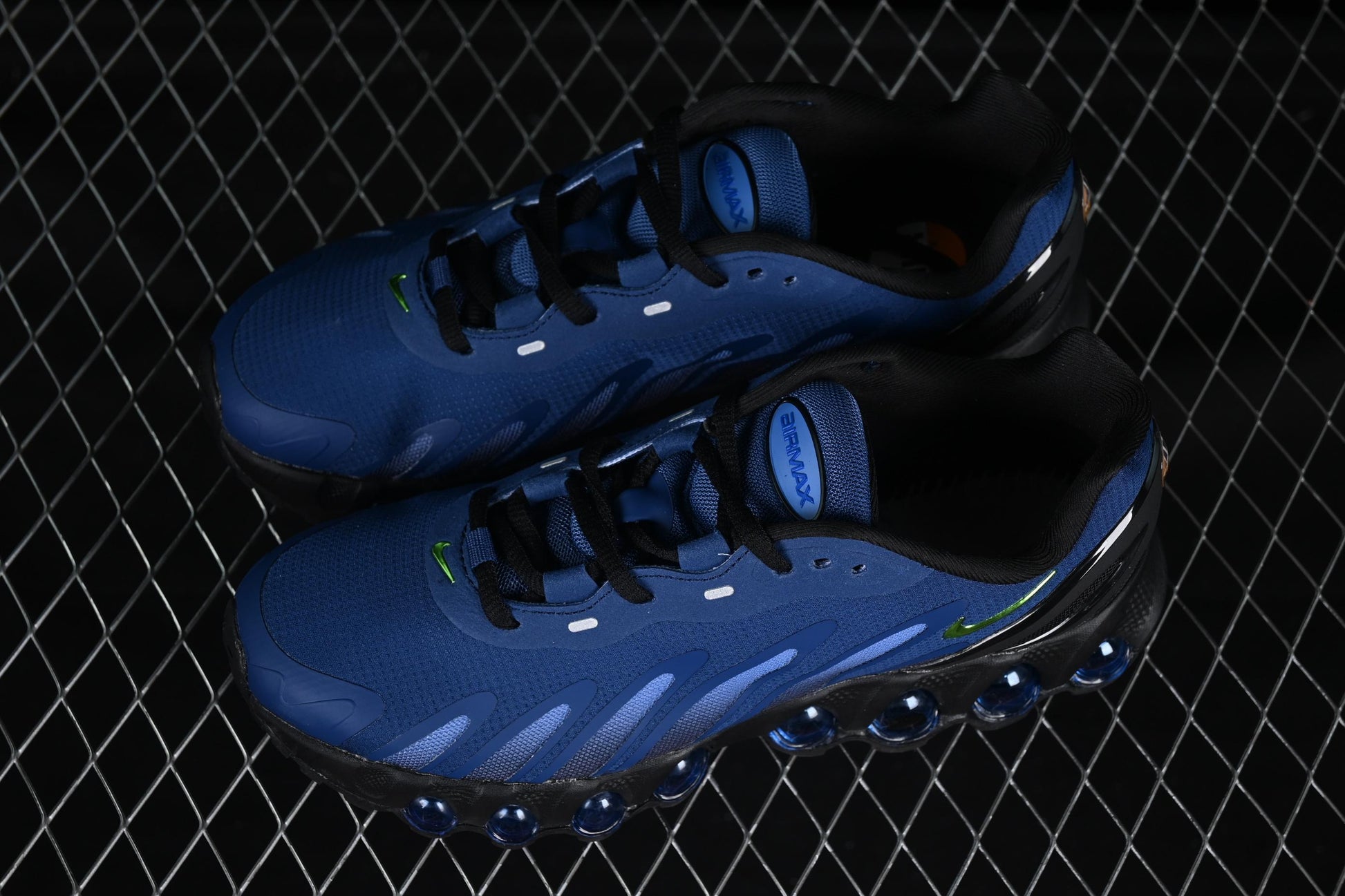 Nike Air Max Dn8 Running Shoes with Dynamic Air Cushion Technology - FQ7860-027