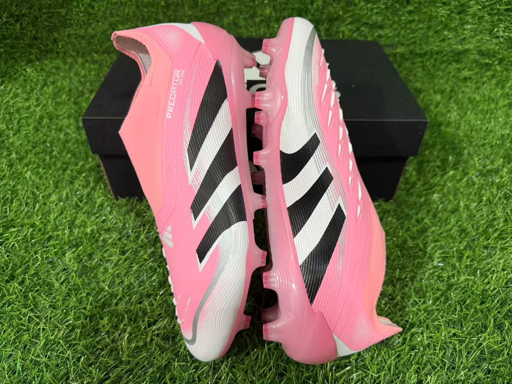 PREDATOR ACCURACY+ FG BOOTS
