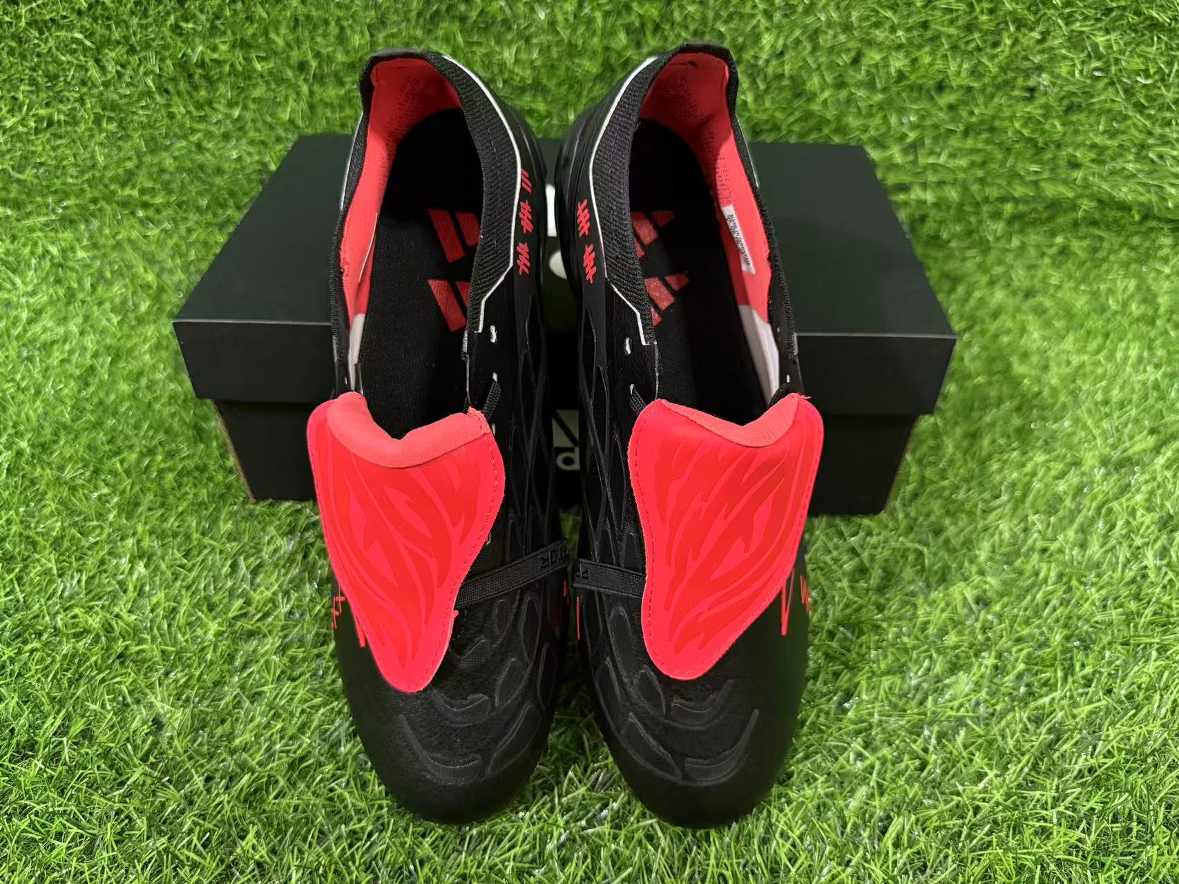 adidas 26 Predator Elite Tongue FG
