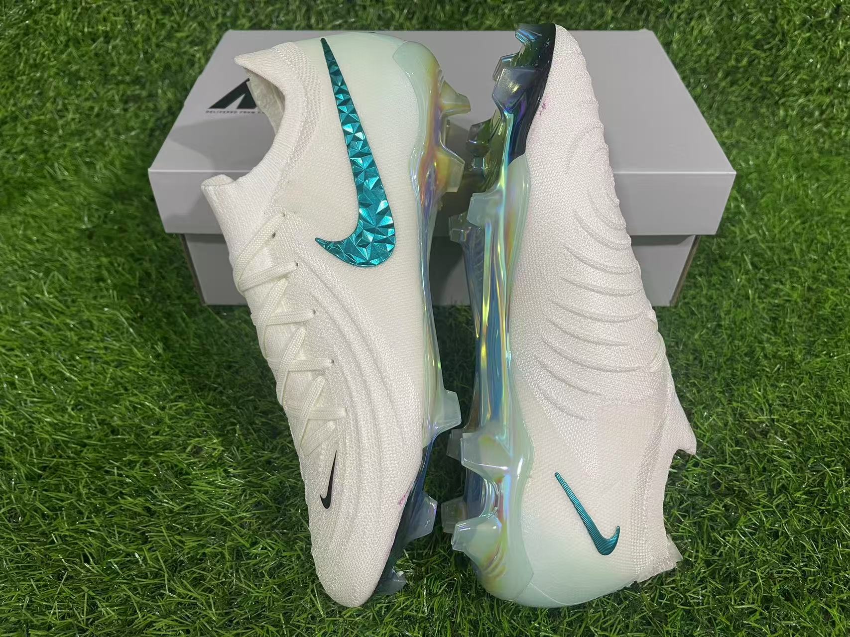 NIKE PHANTOM LUNA ELITE FG