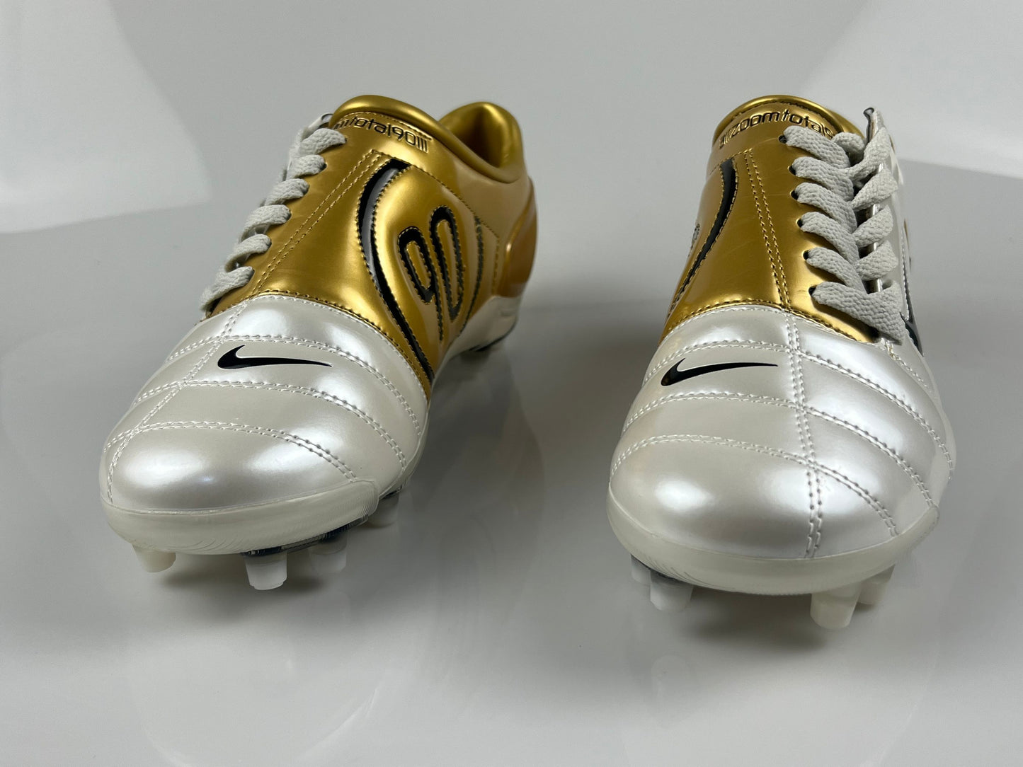 NIKE T90