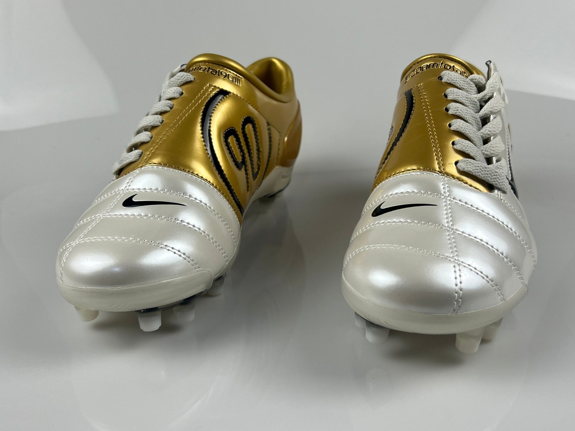 NIKE T90