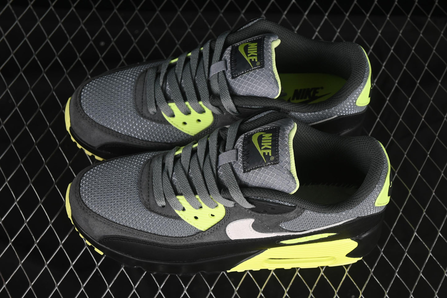 Nike Air Max 90 Retro Running Shoes with Visible Air Cushion - DM0029-012