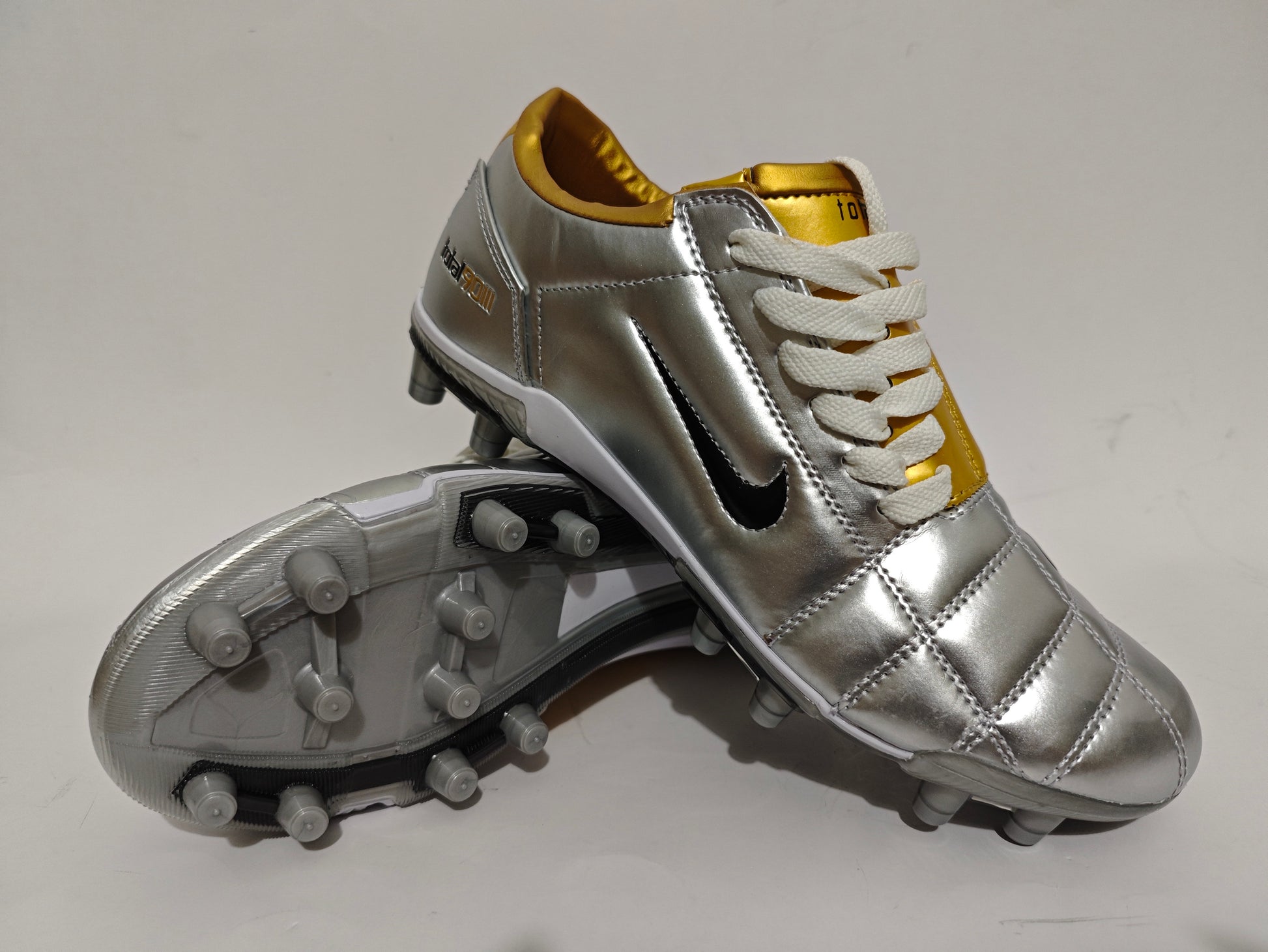 NIKE T90